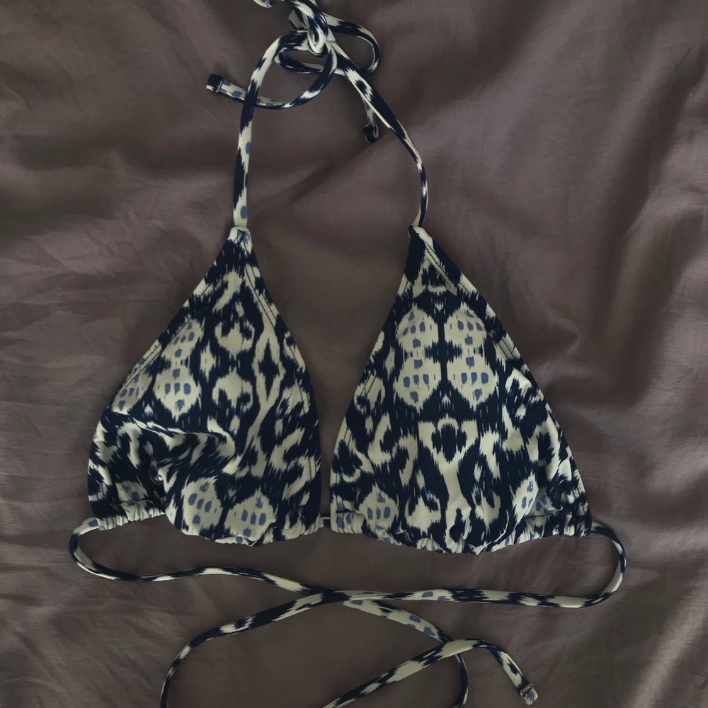 Blue patterned bikini top